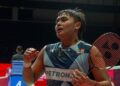Kang Khai Xing memilih untuk tidak terus menoleh ke belakang selepas terpaksa berpisah dengan gandingannya, Aaron Tai. - UTUSAN