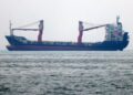 GAMBAR fail sebuah kapal dagang di Selat Hormuz. - AFP