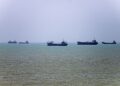 GAMBAR fail beberapa kapal berlabuh di Selat Hormuz. - AFP