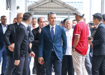 MOHD. Shuhaily Mohd. Zain tiba di Kompleks Mahkamah Sepang, Selangor semalam bagi pertuduhan di bawah Seksyen 323 Kanun Keseksaan. – UTUSAN/FAISOL MUSTAFA