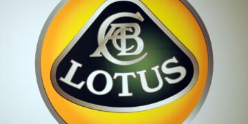 LOGO jenama kereta Lotus. - AFP