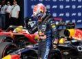 PELUMBA Red Bull Racing, Max Verstappen menempah petak hadapan buat kali pertama musim ini, selepas melakar masa terpantas 1 minit 35.130 saat (s) pada sesi kelayakan Grand Prix (GP) Bahrain di Litar Antarabangsa Sepang (SIC), semalam.- Gambar ASWAD YAHYA