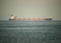 GAMBAR fail sebuah kapal dagang di Selat Hormuz. - AFP