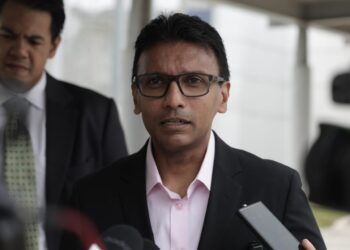 NAZIR Hussin ditemui selepas hadir ke Ibu Pejabat SPRM Purajaya.