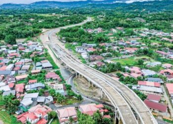 Laluan Lebuhraya Pan Borneo yang merentasi Bandar Putatan semasa Pilihan Raya Negeri (PRN).  –  MINGGUAN/AMIR KHALID