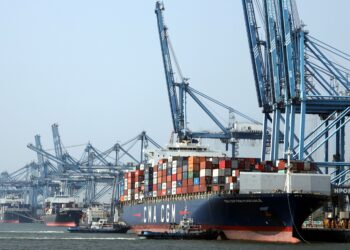 MALAYSIA perlu memastikan wilayah dan kemudahan logistik negara tidak digunakan bagi aktiviti yang melanggar undang-undang atau dasar kerajaan.