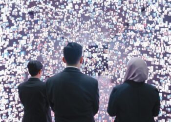SINERGI akademia perlu mengimbangi ilmu, teknologi dan adab demi kesejahteraan masyarakat.