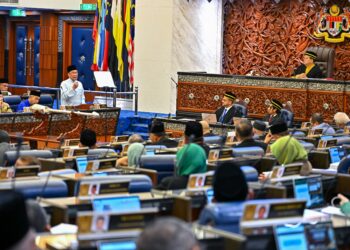 JIKA kerajaan benar-benar mahu membuktikan tiada kawasan dipinggirkan, mekanisme yang telus, adil dan terpakai kepada semua wakil rakyat perlu diwujudkan.