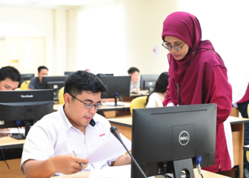 PEPERIKSAAN yang dijalani Pegawai Perlindungan Sinaran (PPS) bertujuan memastikan mereka sentiasa lestari dengan ilmu berkaitan tenaga atom.