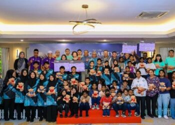 LIMA organisasi iaitu Mount Miriam Cancer Hospital, Pertubuhan Kebajikan Kanak-Kanak Yatim dan Cacat Perlindungan Selangor, Pusat Jagaan Anak-Anak Yatim Sai Pandian, Pertubuhan Rumah Anak Yatim dan Asnaf Kampung Sijangkang serta Yayasan Al-Sultan Abdullah menerima sumbangan sempena Kejohanan Golf Amal Mazda Ke-12 di Glenmarie Golf & Country Club, Shah Alam, baru-baru ini.