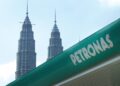 PETRONAS dijangka beri dividen lebih tinggi pada tahun depan. - GAMBAR HIASAN