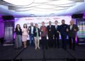 LIEW Chin Tong (tengah) dan Nicole Ngeow (kiri) pada Majlis Pelancaran Platform Levela di Menara Prudential.
