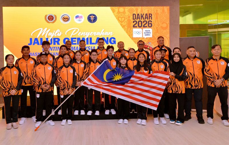 Weng Son buru pingat badminton, wushu Weng Son buru pingat badminton, wushu