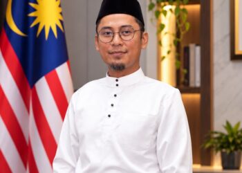 ROSS RAZEQ ROSLI