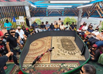 SERAMAI 41 individu ditahan  dalam serbuan yang dijalankan pihak polis di lokasi aktiviti judi sabung ayam di Papan,  Batu Gajah.
