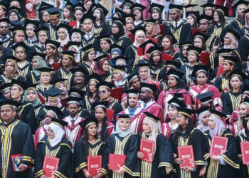 Maka, persoalan besar bukan sekadar berapa ramai Bumiputera bekerja dalam IPS, tetapi sejauh mana Bumiputera mempunyai pemilikan dalam industri itu? - GAMBAR HIASAN