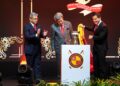 SULTAN Selangor, Sultan Sharafuddin Idris Shah Alhaj (tengah) merasmikan majlis makan malam gala diraja di Cyberjaya, kelmarin.