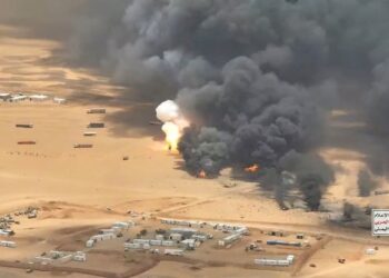 PERANG antara Houthi dengan pakatan tentera diketuai Arab Saudi kian sengit. - AFP