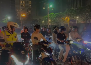 POLIS menyita sebanyak 111 motosikal dalam operasi bersepadu membanteras samseng jalanan di Jalan Ampang, di sini, awal pagi tadi.