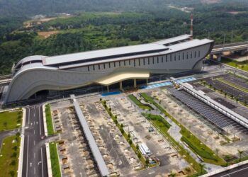 PENYEDIAAN akses pejalan kaki itu merupakan sebahagian daripada usaha memastikan Stesen ECRL Gombak berfungsi sebagai hab pengangkutan awam yang berintegrasi dengan rangkaian rel dan pengangkutan sedia ada.
