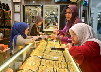 HARGA emas dunia susut ke paras RM530 segram selepas melonjak berikutan ketegangan di Asia Barat. - GAMBAR HIASAN
