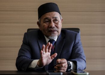 TUAN Ibrahim Tuan Man ditemui Utusan Malaysia baru-baru ini.-UTUSAN/MUHAMAD IQBAL ROSLI