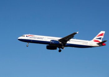 GAMBAR fail sebuah pesawat British Airways. - AFP
