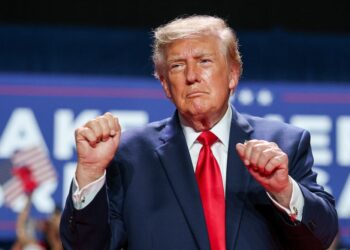 DONALD TRUMP