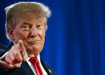 DONALD TRUMP