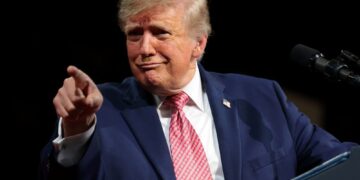 DONALD TRUMP