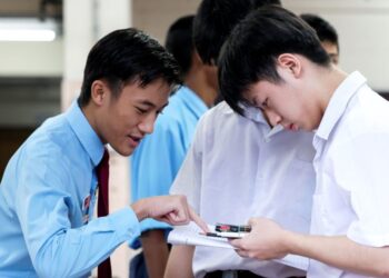 KESOPANAN dan kesusilaan tidak boleh sekadar menjadi prinsip yang dihafal, sebaliknya mesti diterjemahkan dalam kehidupan seharian.