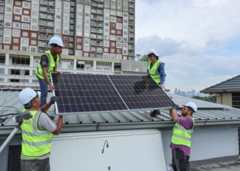 KEJAYAAN peralihan tenaga bergantung pada pelaksanaan berkesan yang mengawal kos elektrik, menambah pekerjaan dan memberi manfaat kepada rakyat.