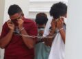 TIGA individu yang dipercayai anggota kumpulan kongsi gelap mengaku tidak bersalah ketika dihadapkan di dua Mahkamah Sesyen di George Town, Pulau Pinang hari ini atas dua pertuduhan iaitu menyebabkan kecederaan parah terhadap dua lelaki lain dengan menggunakan parang, Ogos lalu.-UTUSAN/DANIAL SAAD