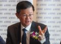 CHOW Kon Yeow ketika ditemui pemberita semasa menghadiri Sidang Kemuncak Industri MedTech Malaysia 2026 di George Town, Pulau Pinang hari ini.-UTUSAN/DANIAL SAAD