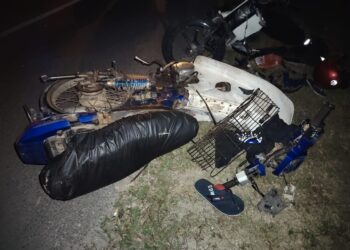 Keadaan motosikal  mangsa selepas terbabit kemalangan di Jalan Sepang - Salak, malam tadi.