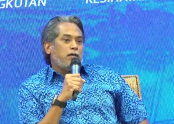 KHAIRY Jamaluddin ketika berucap pada BN Forum ke-12: Agenda Malaysia Biru di Menara Dato Onn, Pusat Dagangan Dunia Kuala Lumpur (WTC KL) hari ini.