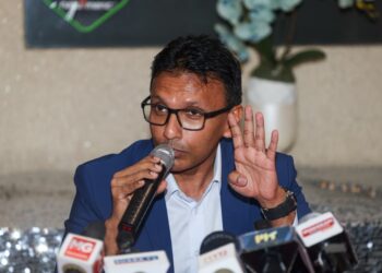 NAZIR  Hussin Akhtar sewaktu berucap pada sidang media di Jalan Dutamas 1, di sini.- UTUSAN/ISKANDAR