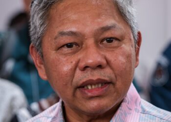 FADLUN Mak Ujud sewaktu berucap pada sidang akhbar berkenaan Bazar Deepavali yang berpusat di ibu negara di Tapak Bazar Deepavali di Pusat Sukan dan Rekreasi Brickfields, di sini hari ini. -UTUSAN/MUHAMAD IQBAL ROSLI