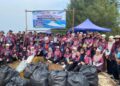 Sijil pengiktirafan MBOR disampaikan oleh
Siti Nurhanim Mohd Noh kepada Perbadanan Labuan.