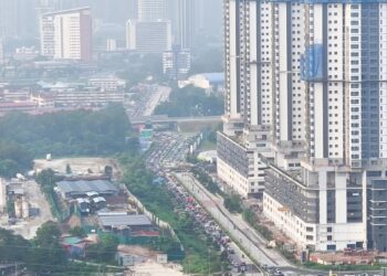 KEADAAN Trafik pagi tadi