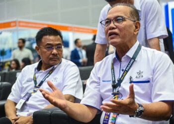WAN ROSDY Wan Ismail ketika sidang akhbar pada Majlis Pertukaran Dokumen Kerjasama Strategik Kerajaan Negeri Pahang sempena SIBS 2026 di Pusat Konvensyen Kuala Lumpur, hari ini. -UTUSAN/ SYAKIR RADIN