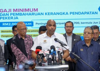 R. Ramanan pada sidang akhbar berhubung Perintah Gaji Minimum 2027 di Menara PERKESI, Putrajaya. -UTUSAN/FAISOL MUSTAFA