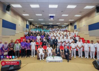 KERJASAMA Universiti Malaysia Terengganu (UMT) dan Agensi Penguatkuasaan Maritim Malaysia (Maritim Malaysia) dalam bidang keselamatan dan penguatkuasaan maritim, penyelidikan, teknologi marin serta pembangunan modal insan.