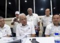 HAMZAH Zainudin semasa sidang akhbar Himpunan Pemuda Wawasan Negara di Bandar Baru Jasin Bestari, Jasin, Melaka, semalam.-UTUSAN/AMRAN MULUP