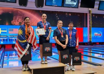 NATASHA (kanan) muncul naib juara kejuaraan Piala Dunia Persekutuan Boling Antarabangsa (IBF) 2026.