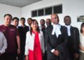 TERESA Kok bersama Sankara Nair selepas Mahkamah Tinggi Ayer Keroh, Melaka hari ini mengarahkan Muhamad Akmal membayar ganti rugi sebanyak RM250,000 dan kos RM50,000.-UTUSAN/AMRAN MULUP