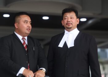 Peguam yang mewakili kedua-dua anggota polis dalam kes Mohd. Shuhaily di Mahkamah Majistret, Sepang.