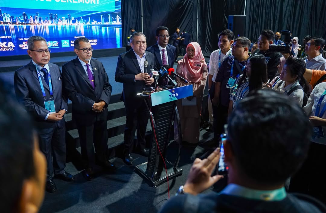 Kerajaan mahu lebih banyak komponen tren dibekal syarikat tempatan Kerajaan mahu lebih banyak komponen tren dibekal syarikat tempatan
