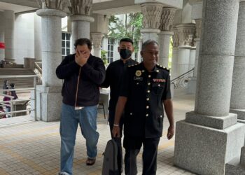 Penjawat awam direman disyaki rasuah RM30 juta kes bayaran cukai taksiran di Mahkamah Majistret Putrajaya.