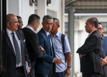 MOHD. Shuhaily ketika hadir di mahkmah Sepang.